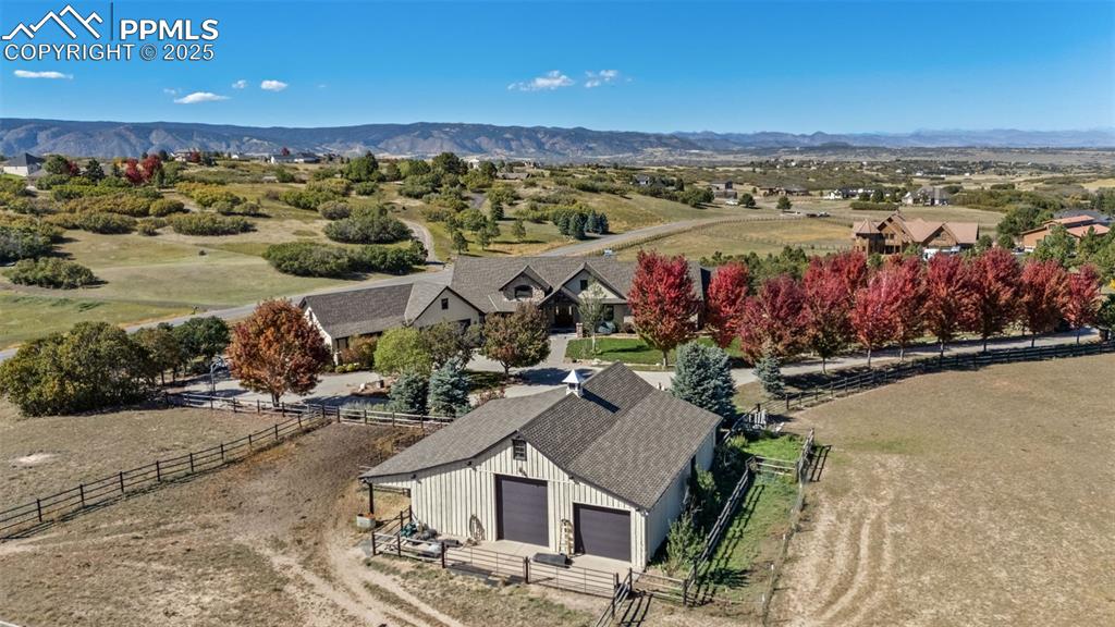 Image 4 of 50: This awesome horse property includes a 3-4 stall barn, 3 pastures and breat