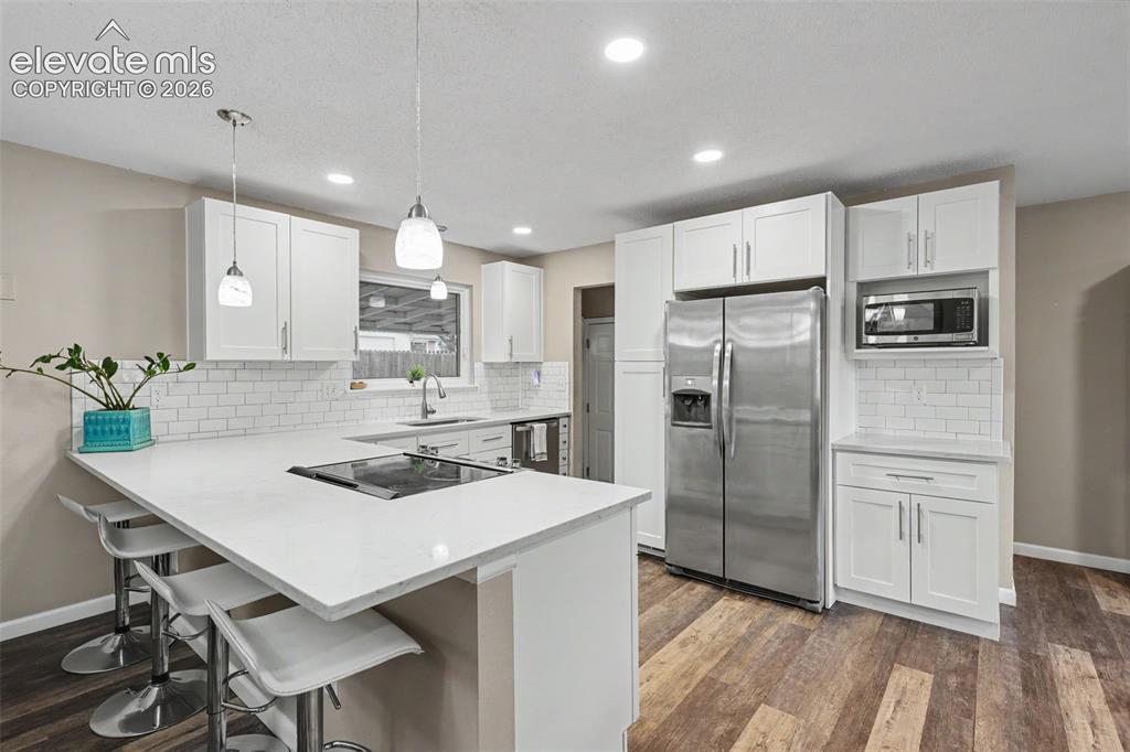 Image 6 of 32: Kitchen