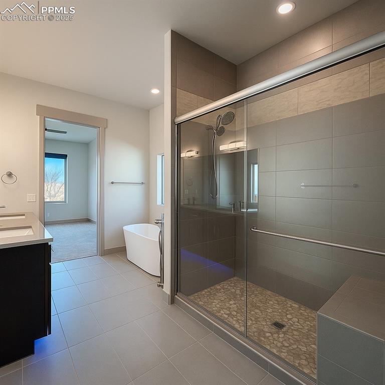 Image 19 of 50: Bathroom