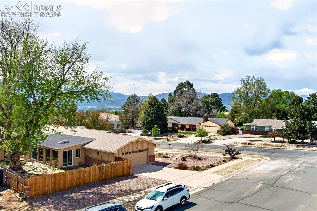 Image 33 of 39: Large Corner Lot, Interior House Access Through The Garage