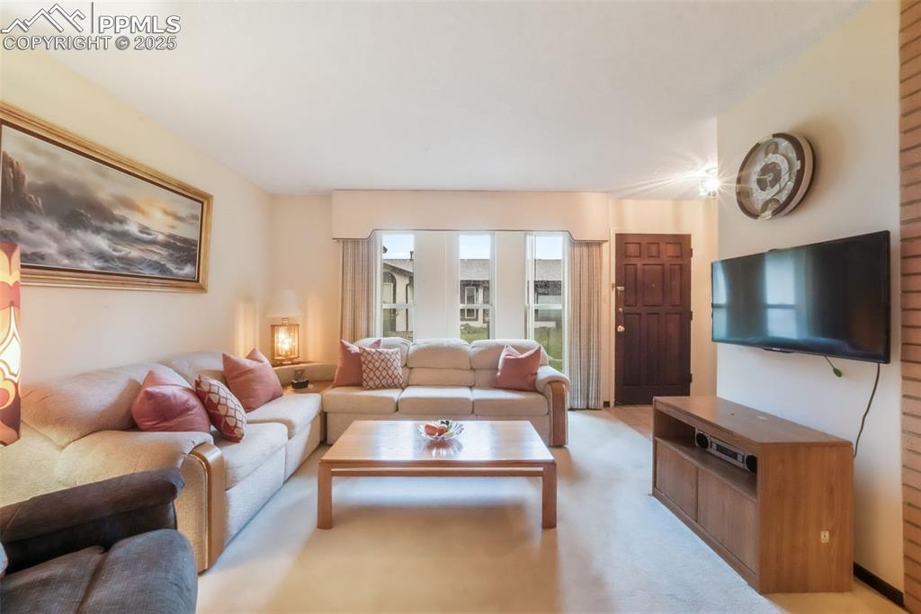 Image 10 of 50: Living Room
