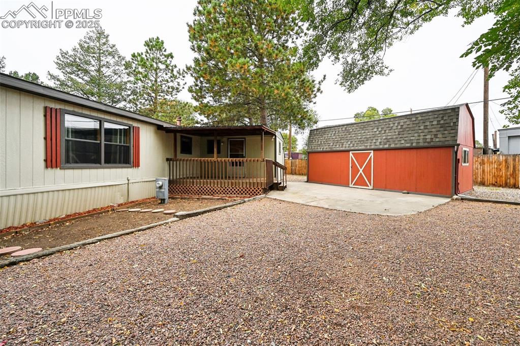 Image 27 of 50: Back of Structure