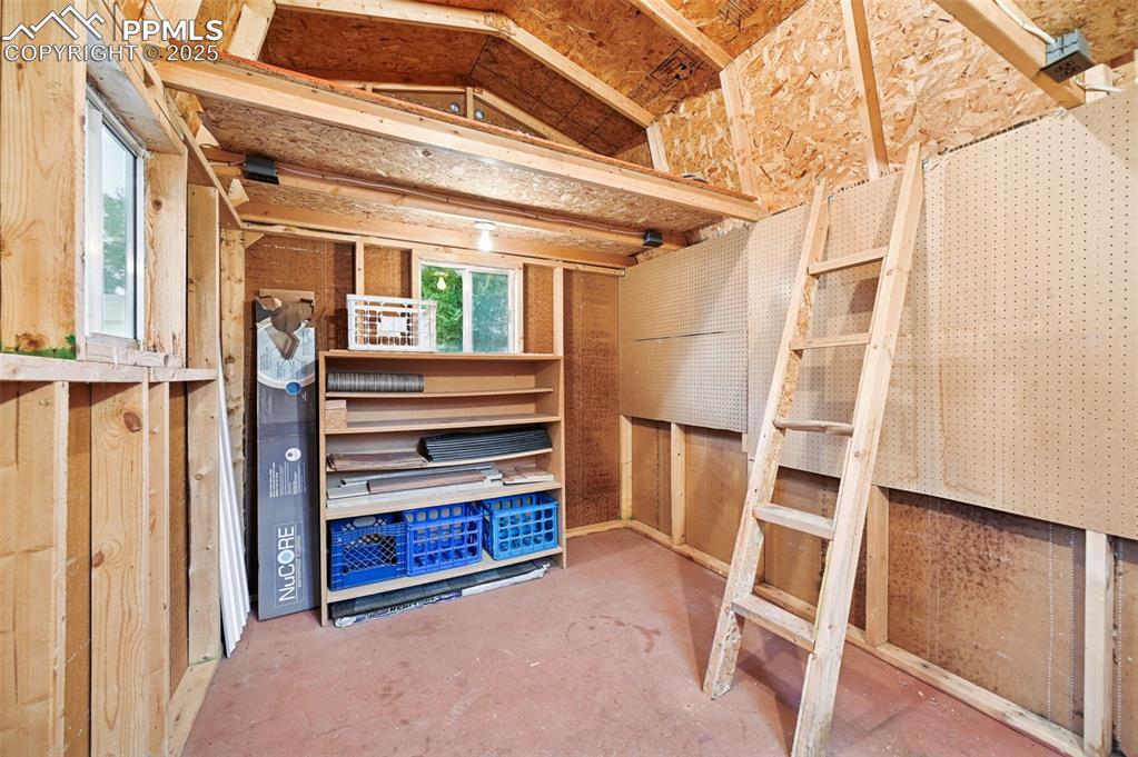 Image 31 of 50: Storage