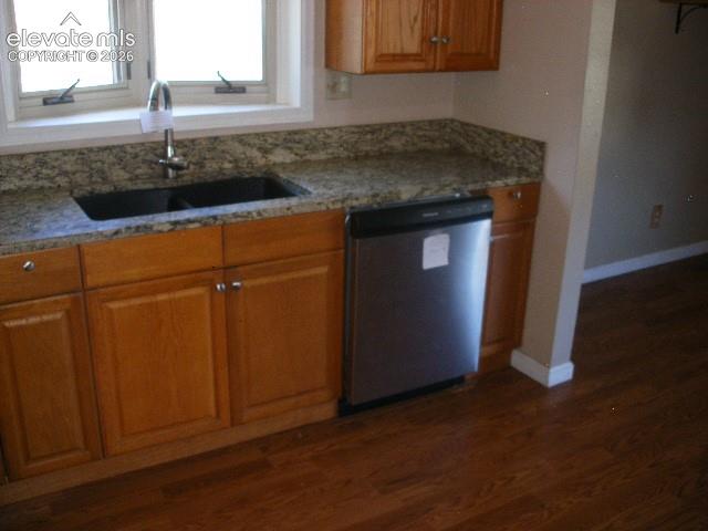 Image 17 of 42: Kitchen