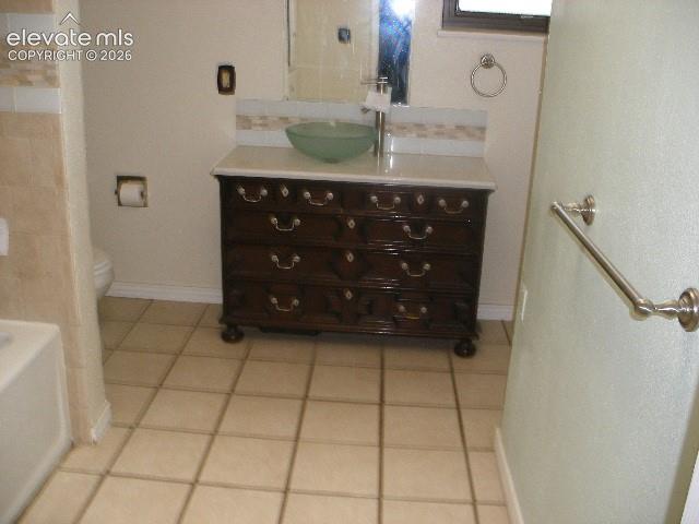 Image 5 of 42: Bathroom