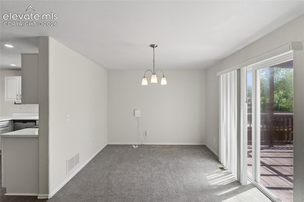 Image 17 of 28: Dining Area