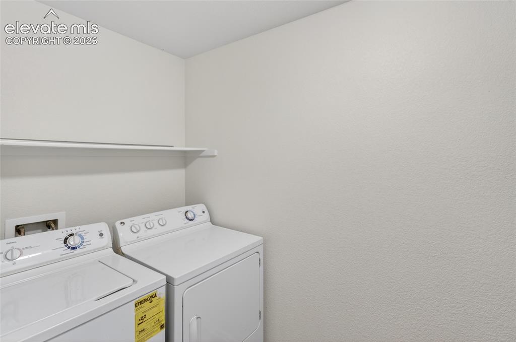 Image 21 of 28: Laundry