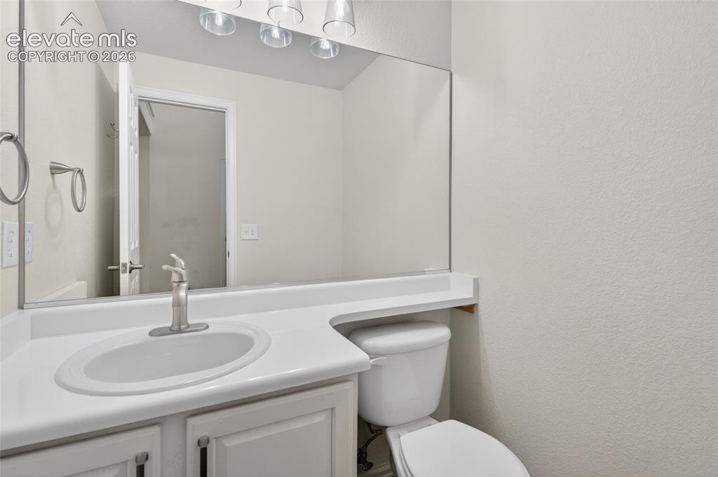 Image 22 of 28: Bathroom