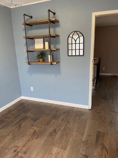 Image 3 of 11: Dining Area