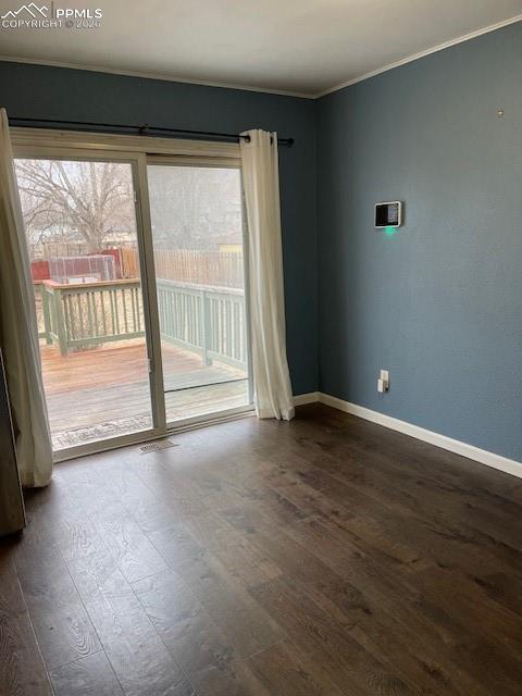 Image 4 of 11: Dining Area