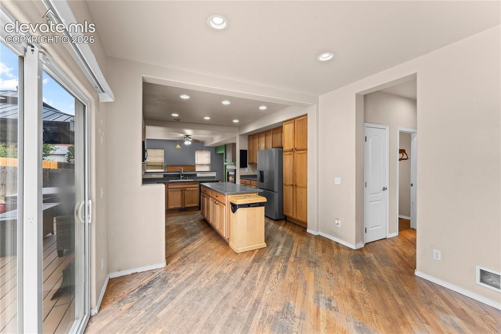 Image 10 of 39: Kitchen