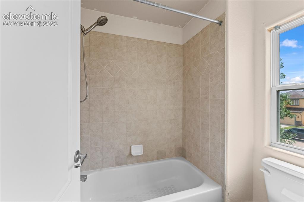 Image 28 of 39: Bathroom