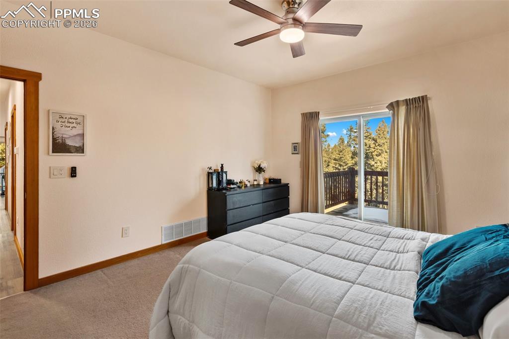 Image 12 of 40: Bedroom