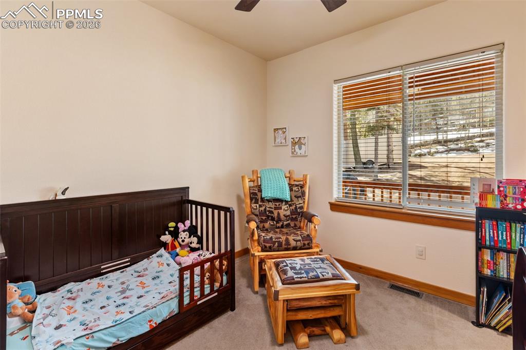 Image 14 of 40: Bedroom