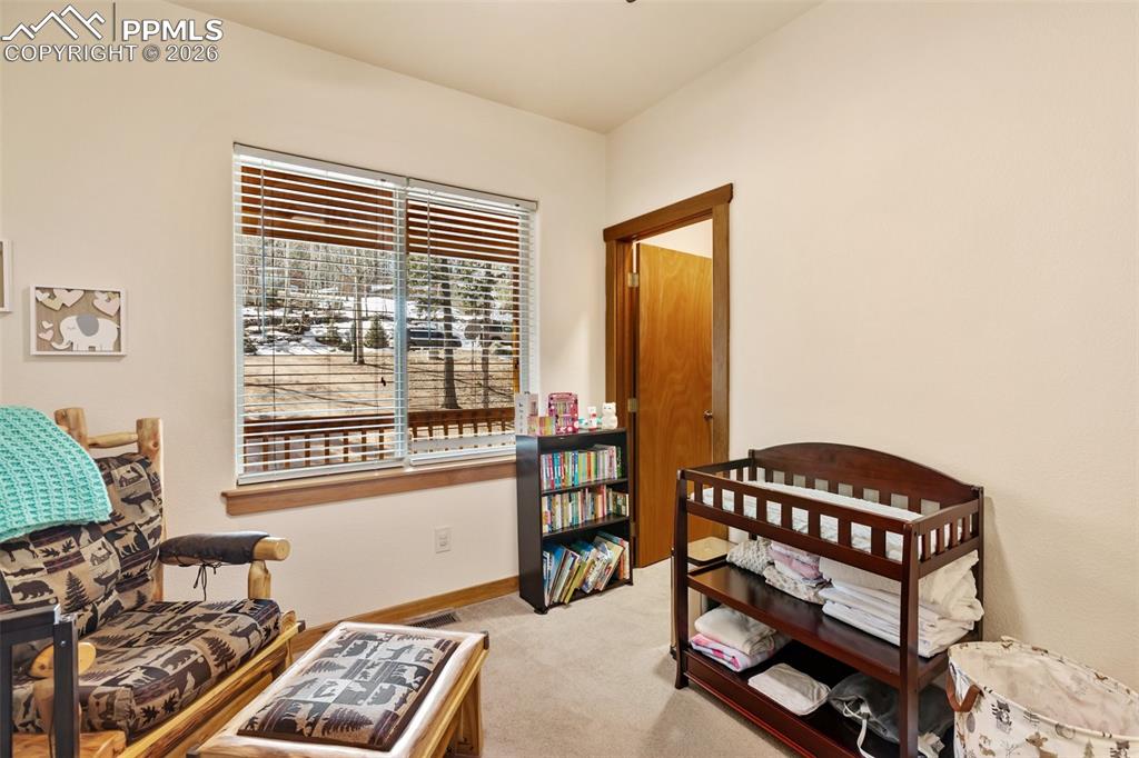 Image 15 of 40: Sitting Room