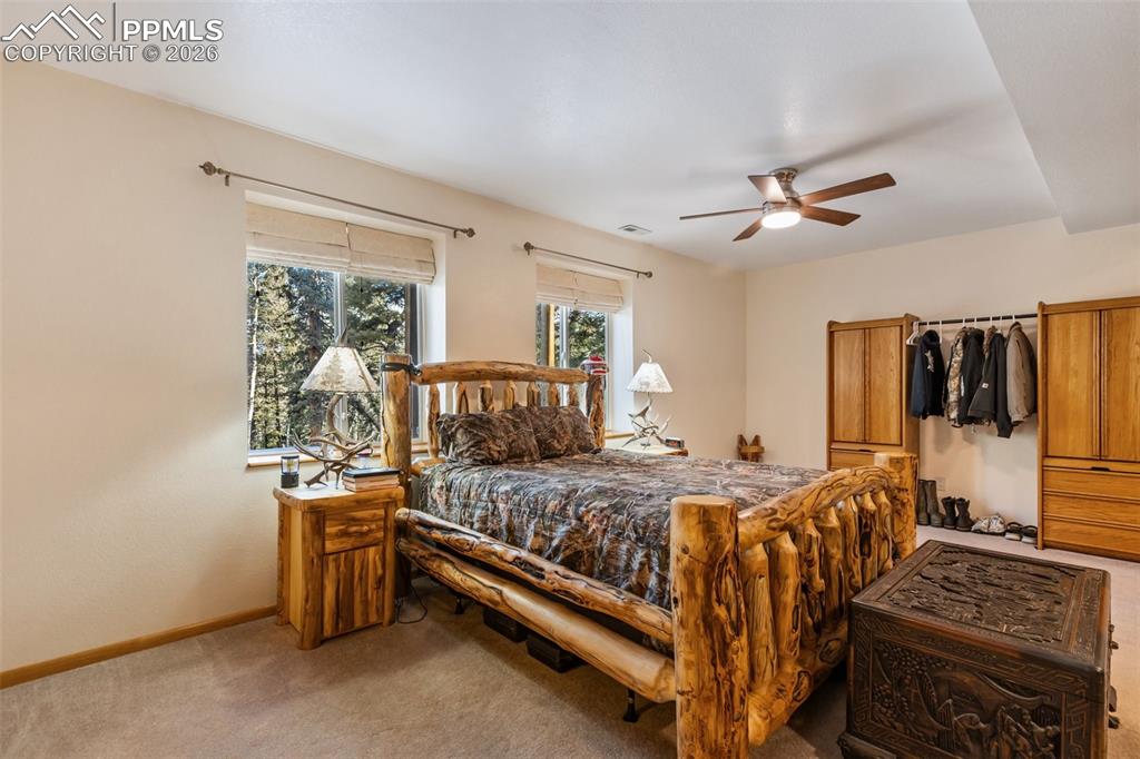 Image 21 of 40: Bedroom