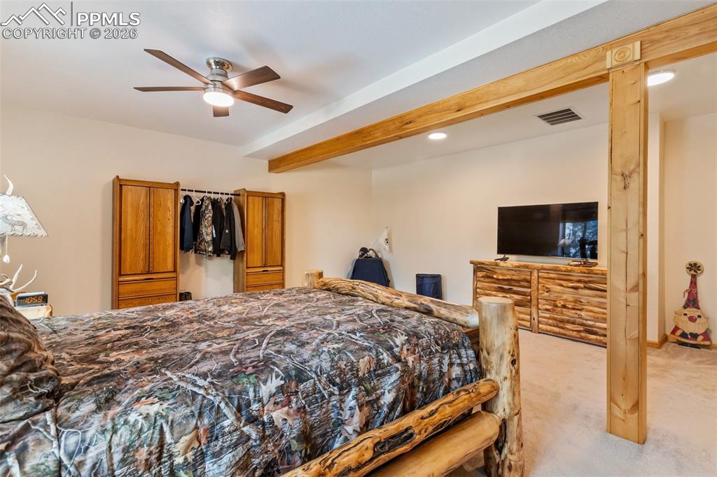 Image 24 of 40: Bedroom