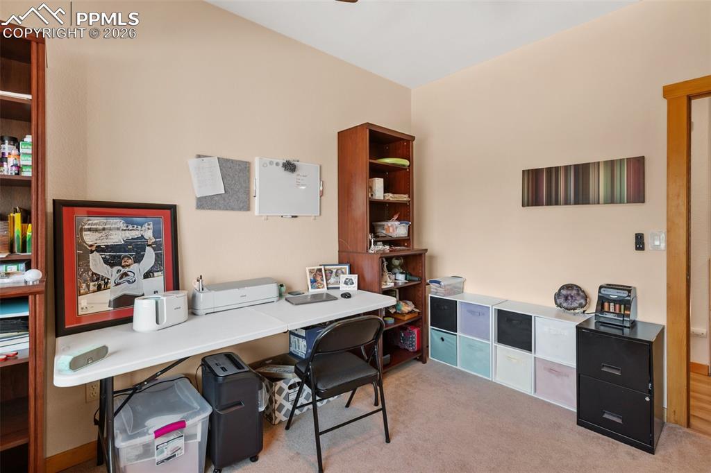 Image 26 of 40: Office