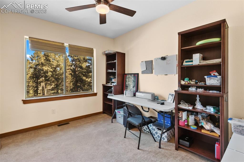 Image 27 of 40: Office