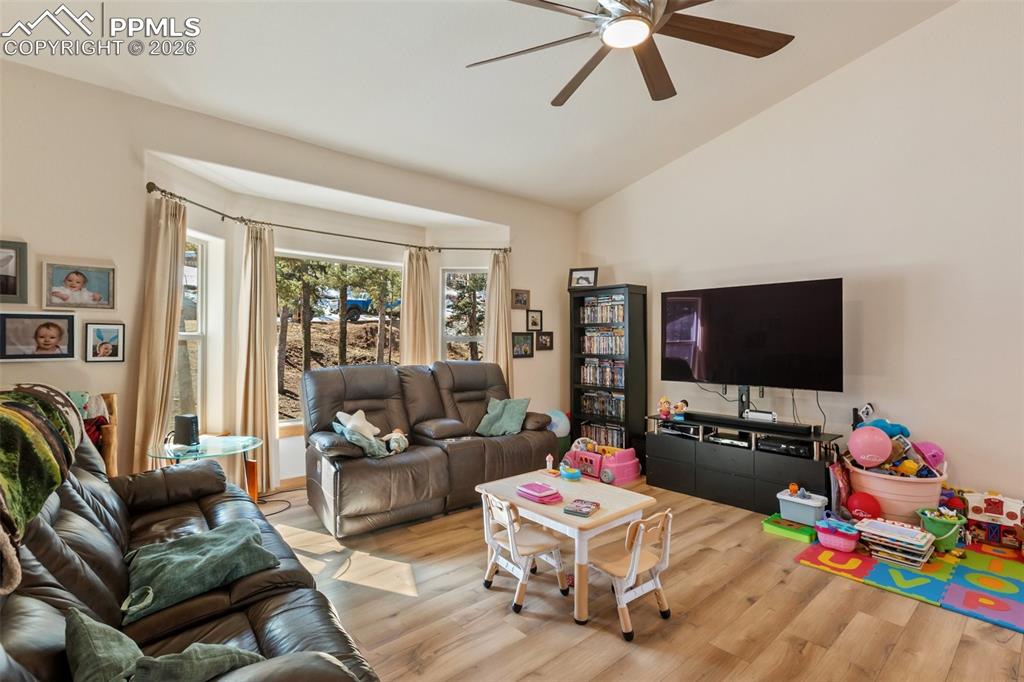 Image 3 of 40: Living Room