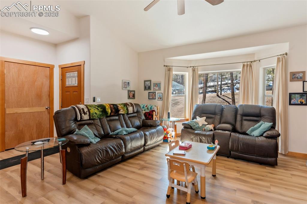 Image 4 of 40: Living Room