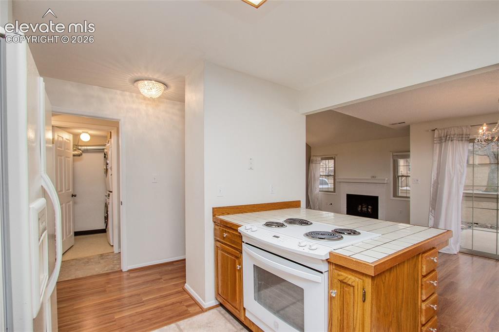 Image 13 of 26: Kitchen