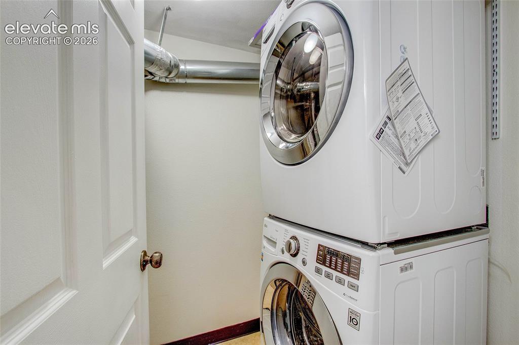 Image 16 of 26: Laundry