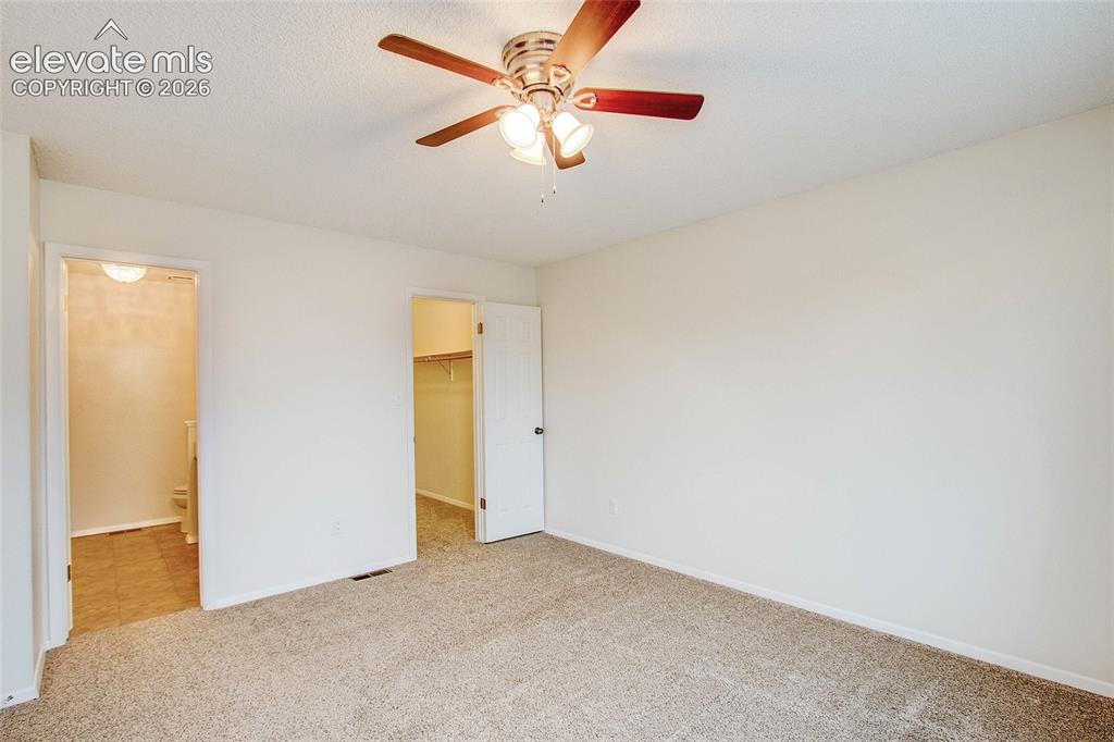 Image 18 of 26: Bedroom