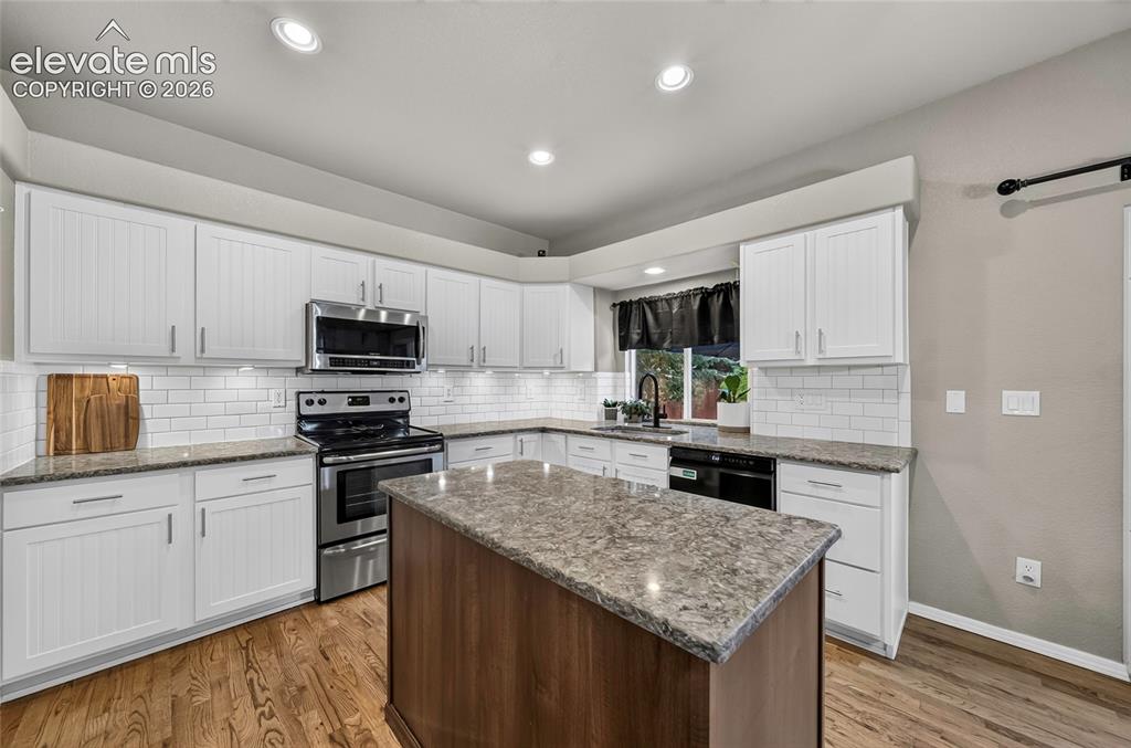 Image 10 of 37: Kitchen
