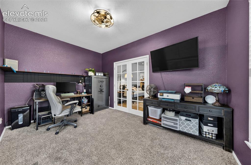 Image 14 of 37: Office