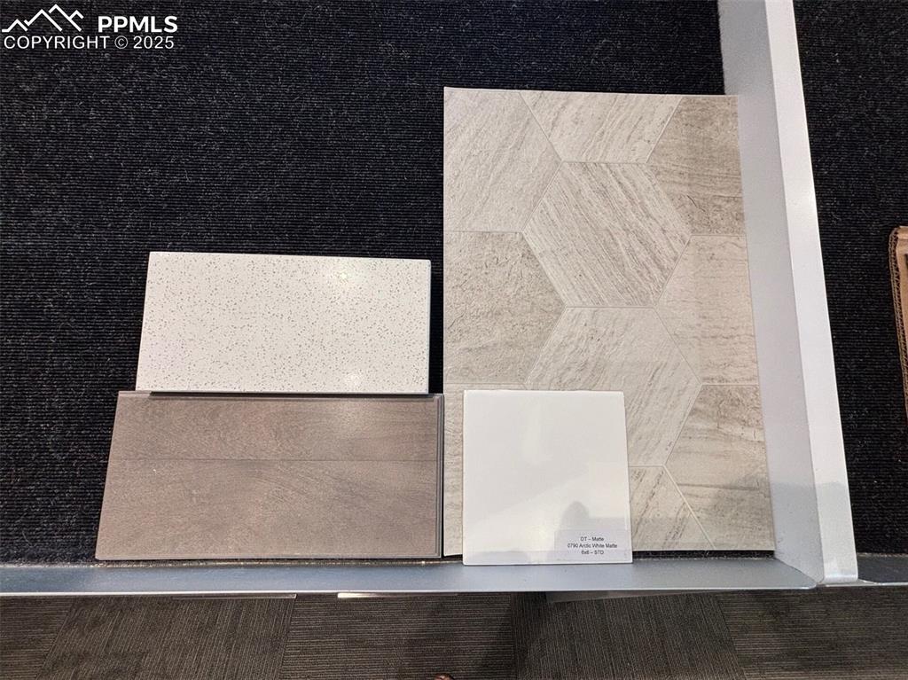 Image 8 of 25: LL bath 3