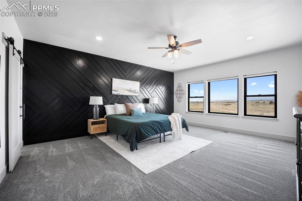 Image 19 of 49: Bedroom