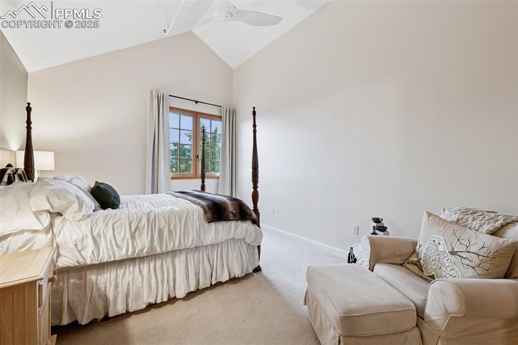 Image 20 of 35: Bedroom