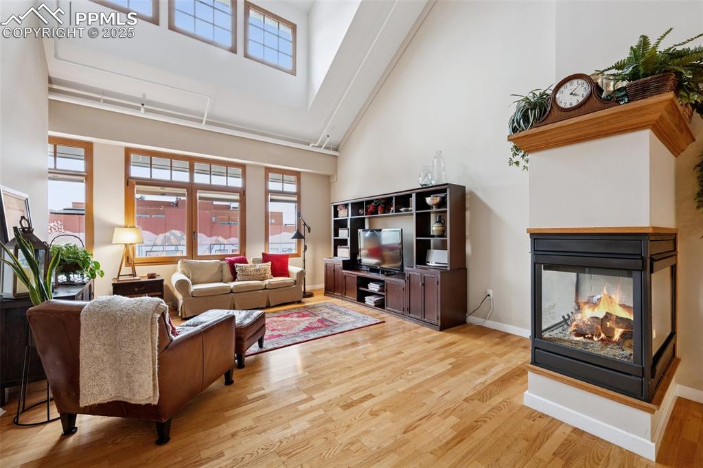 Image 5 of 35: Living Room