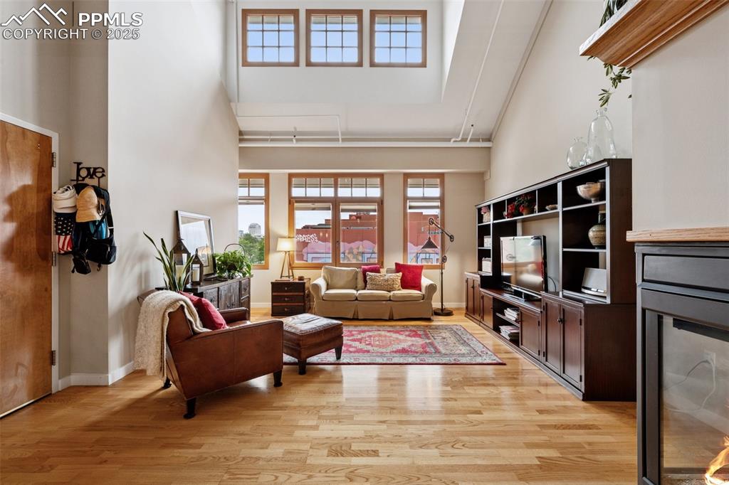 Image 7 of 35: Living Room