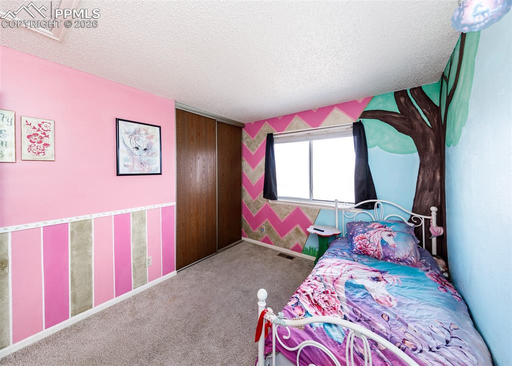 Image 15 of 31: Bedroom