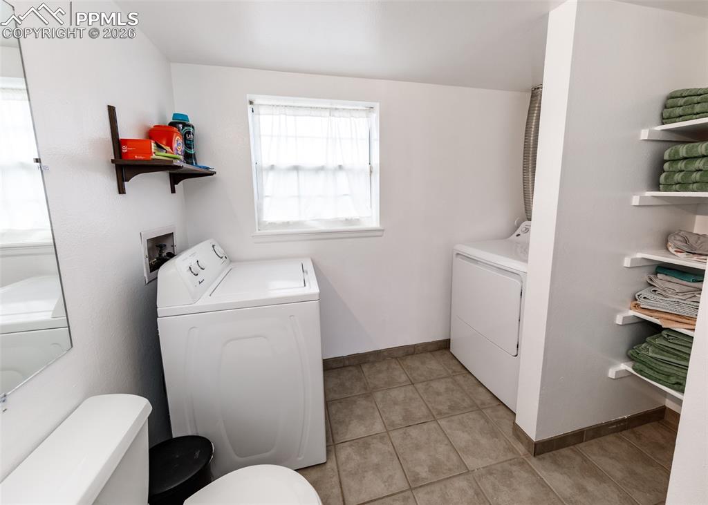 Image 21 of 31: Laundry