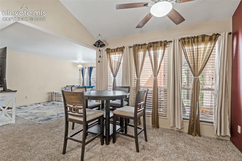 Image 13 of 40: Dining Area