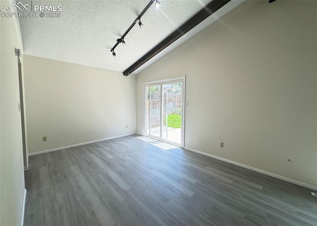 Image 13 of 50: Dining Room