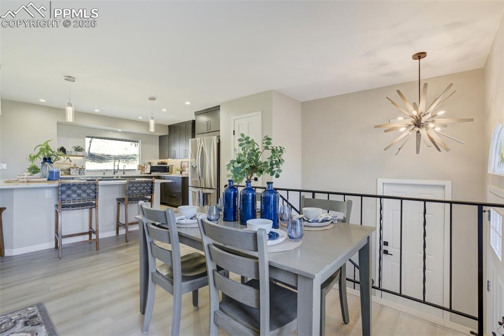 Image 15 of 50: Dining Area