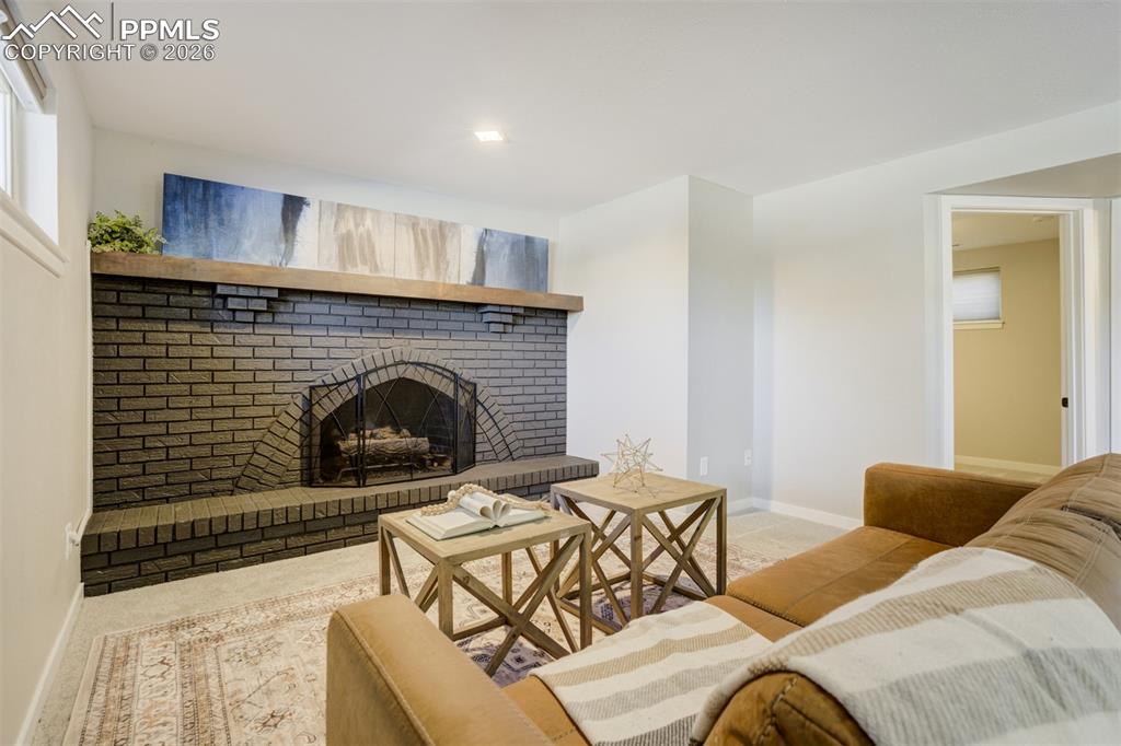 Image 24 of 50: Living Room