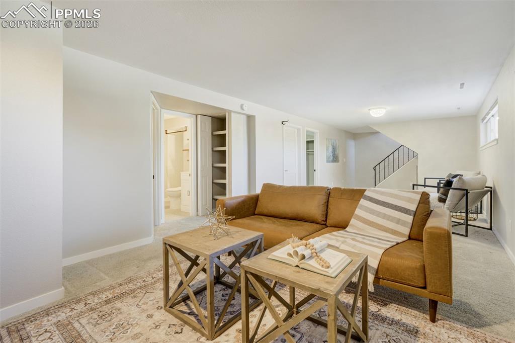 Image 27 of 50: Living Room