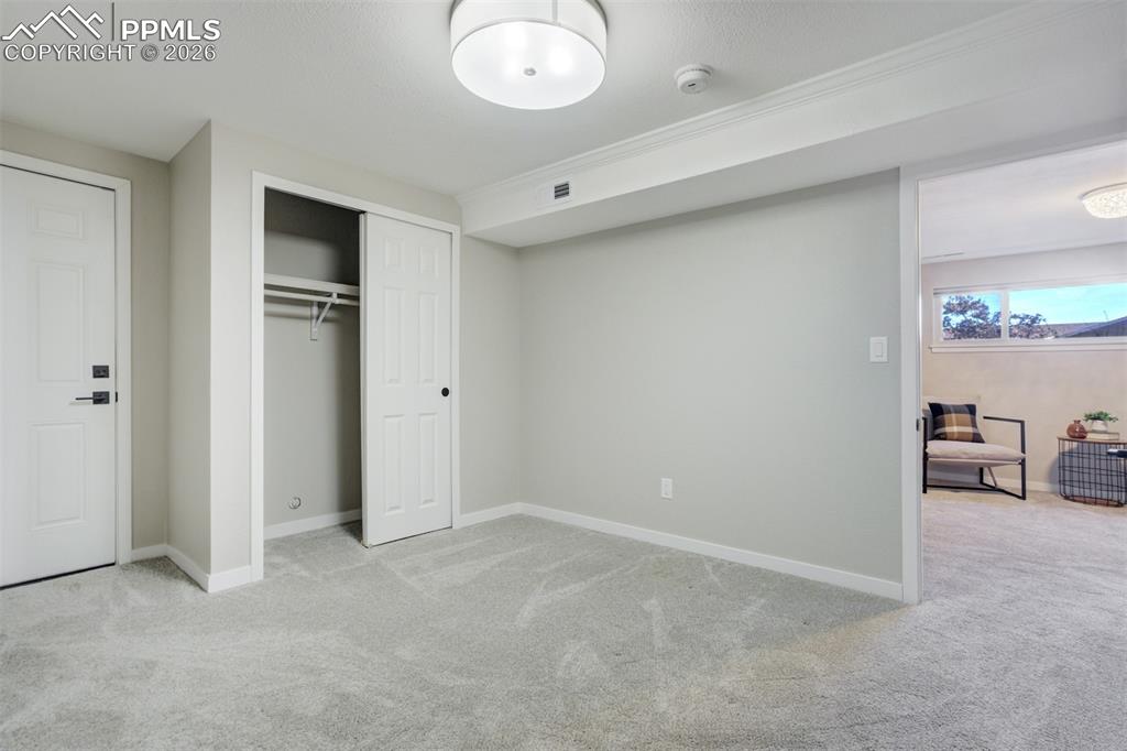 Image 31 of 50: Bedroom