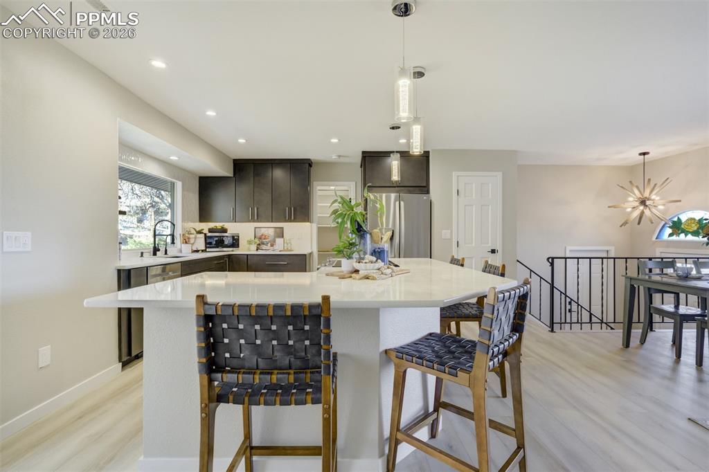 Image 5 of 50: Kitchen