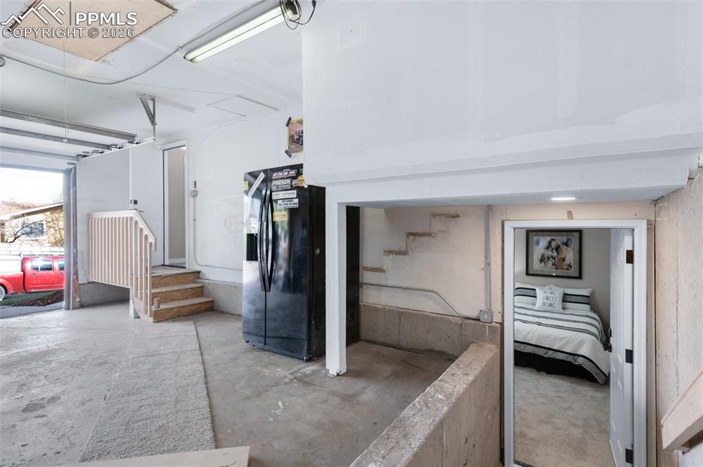 Image 50 of 50: Garage