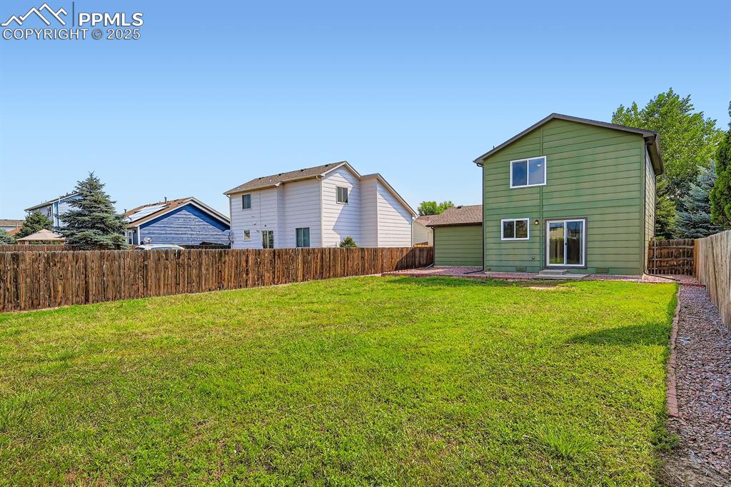 Image 38 of 43: loads of privacy