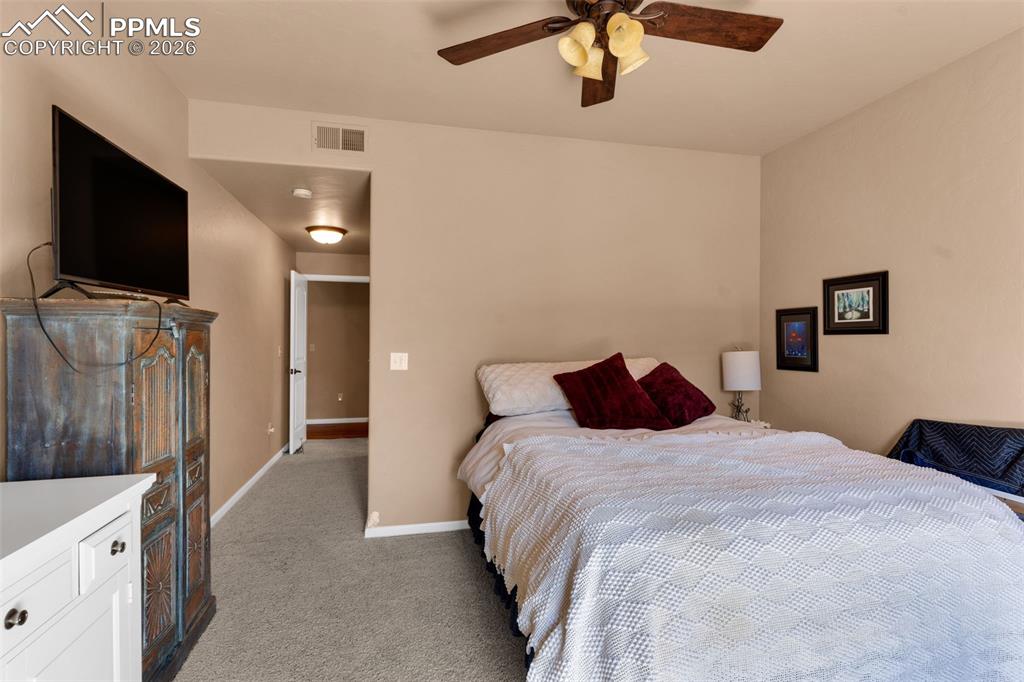 Image 22 of 45: Bedroom