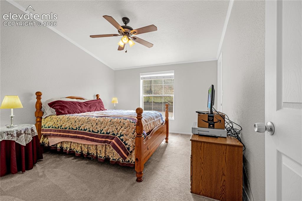 Image 19 of 36: Bedroom