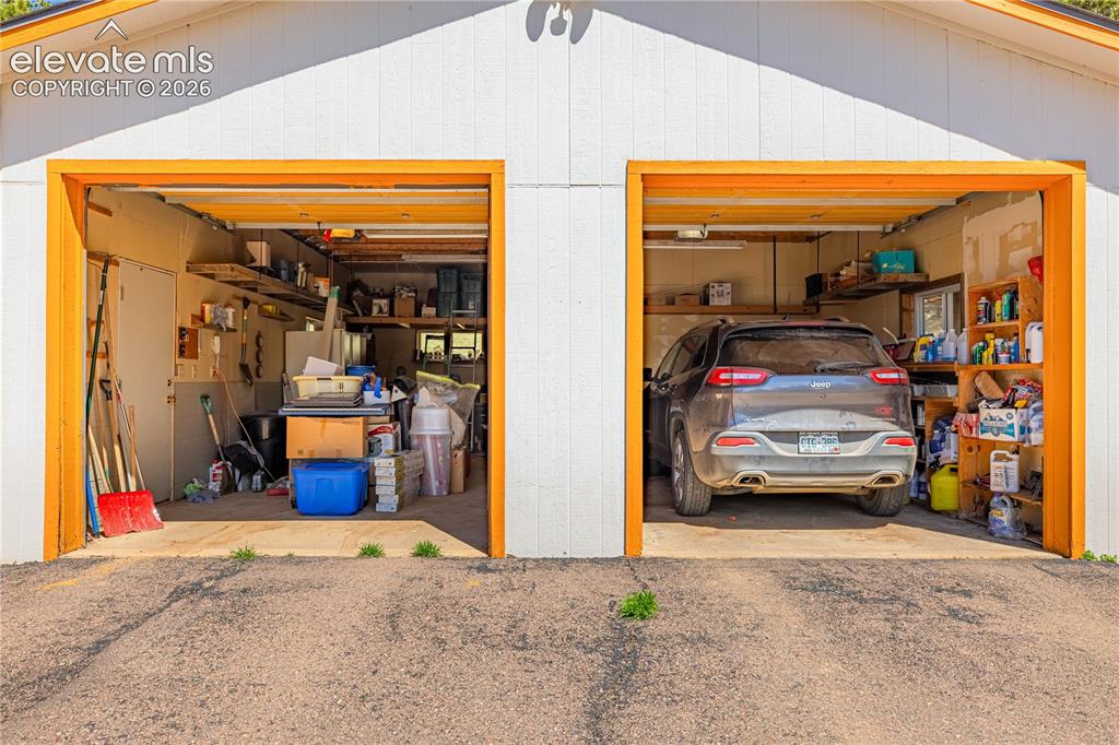 Image 36 of 36: Garage