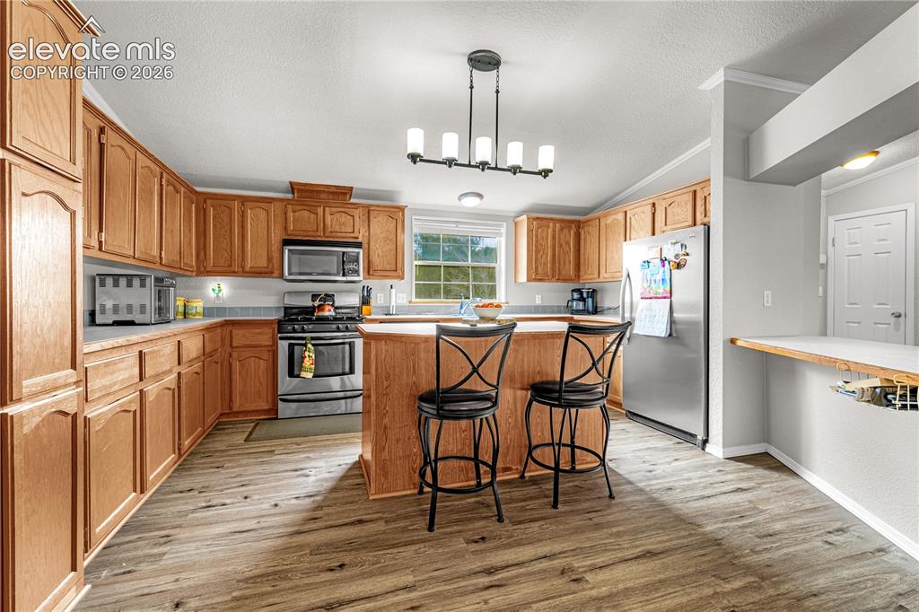 Image 9 of 36: Kitchen